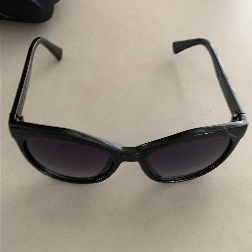 Kenneth Cole Reaction Black Cat-Eye Sunglasses